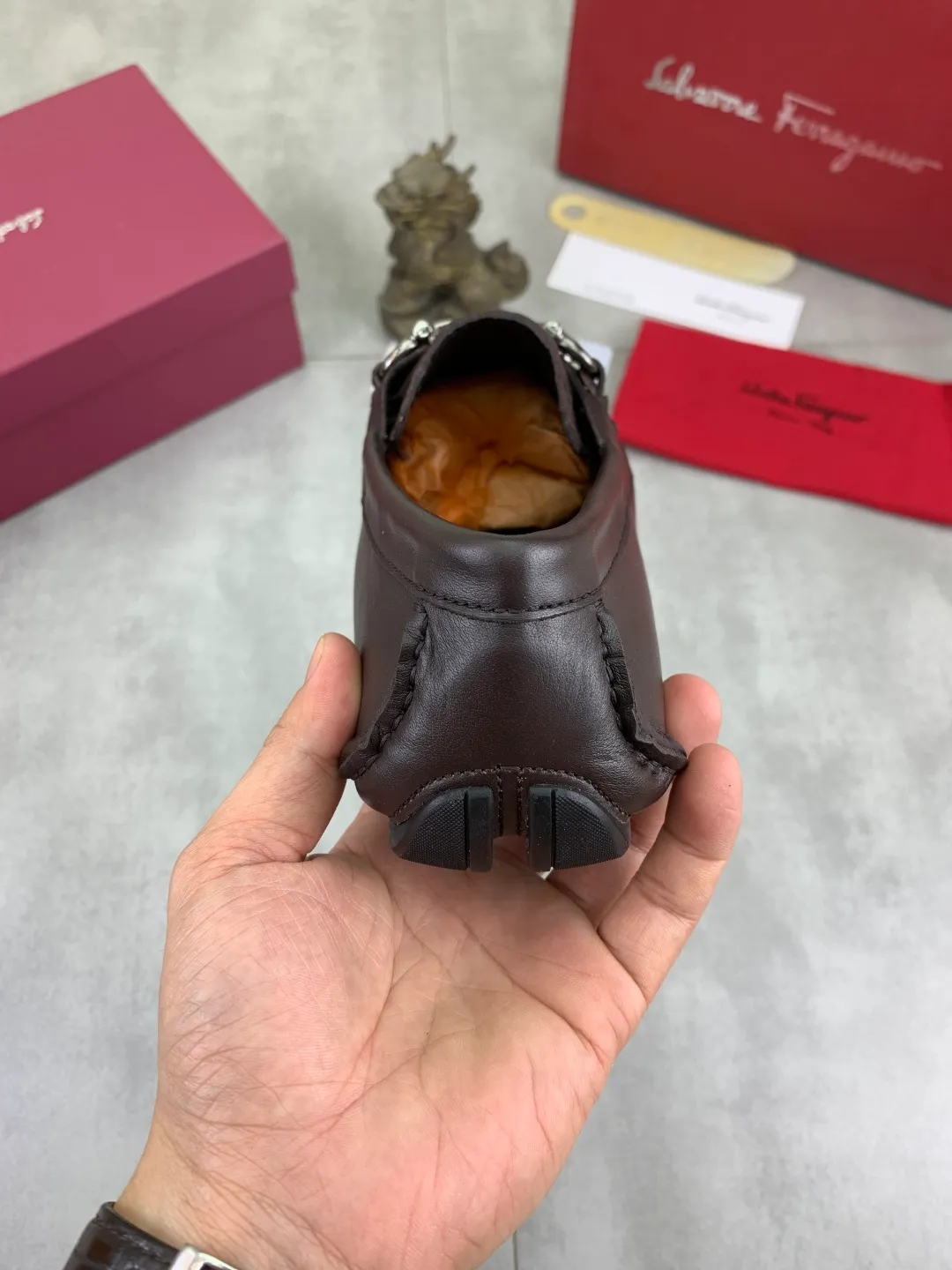 Men's shoes 💰P542 New model, high quality [Ferragamo/Ferragamo] Latest lazy slip-on shoes Original imported calfskin, imported cowhide lining + original luxury metal buckle + original combination outsole Comparison without pressure Code number: 38-45